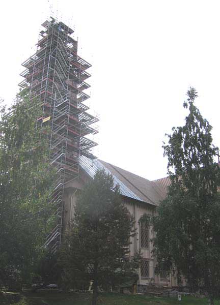 Kirkon torniosan korjaustyö